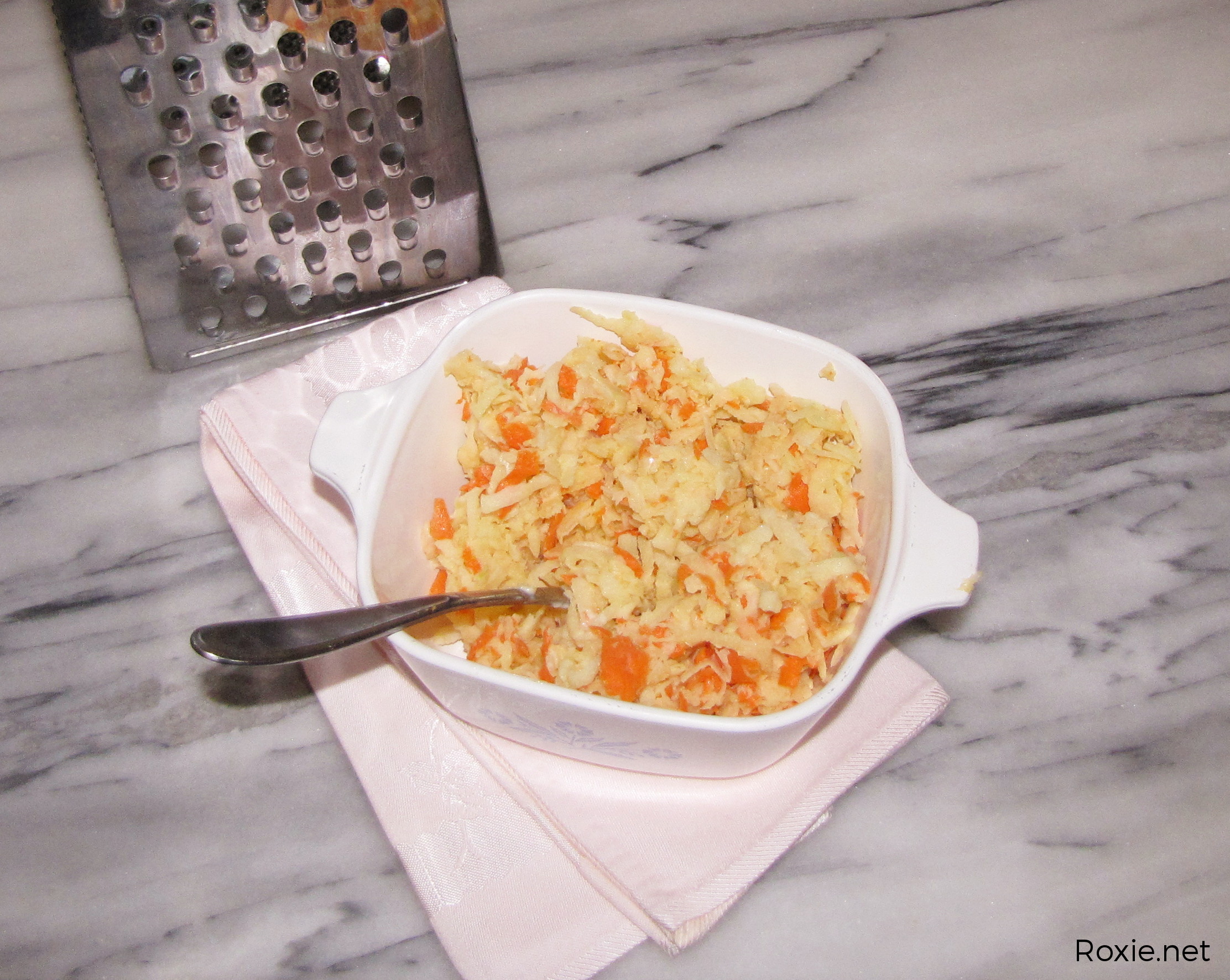 Carrot and Apple Salad - Roxie.net