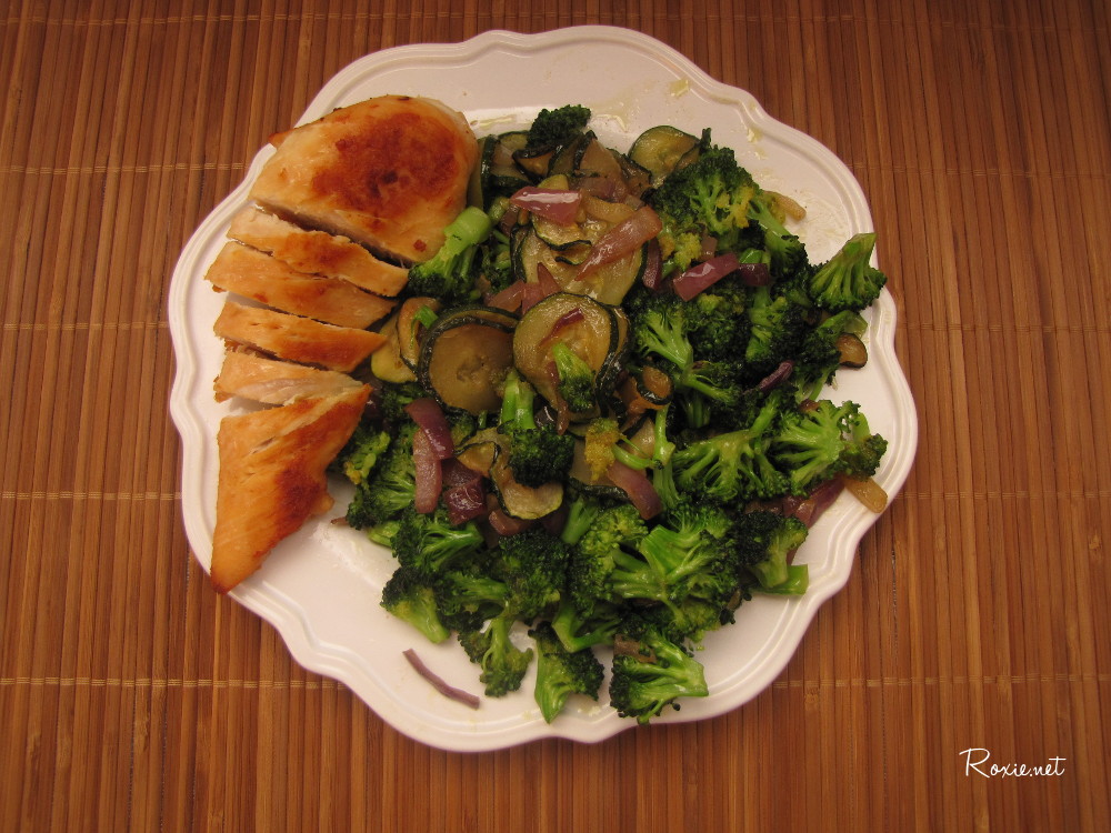 Veggie Stir Fry, Tasty, Fast, Nutrient Dense. Gluten Free, Grain Free, Paleo, AIP Compliant - Roxie.net