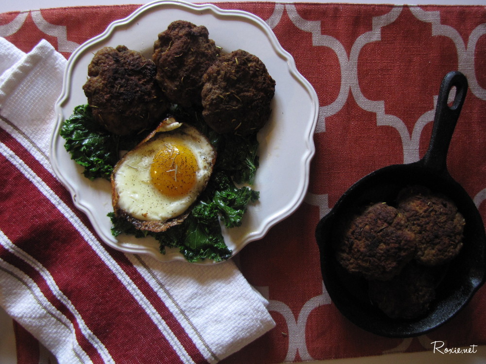 Nightshade Free Breakfast Sausage - Paleo, AIP, Clean Eating yet tasty protein packed breakfast sausage. Roxie.net